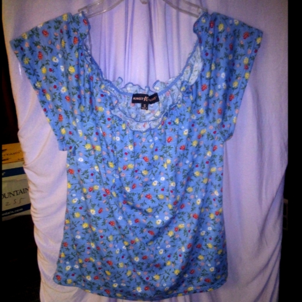 ALMOST FAMOUS TOP